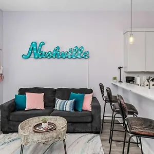 3 Bed, 1 Bedroom With Washer, Dryer And Parking Nashville